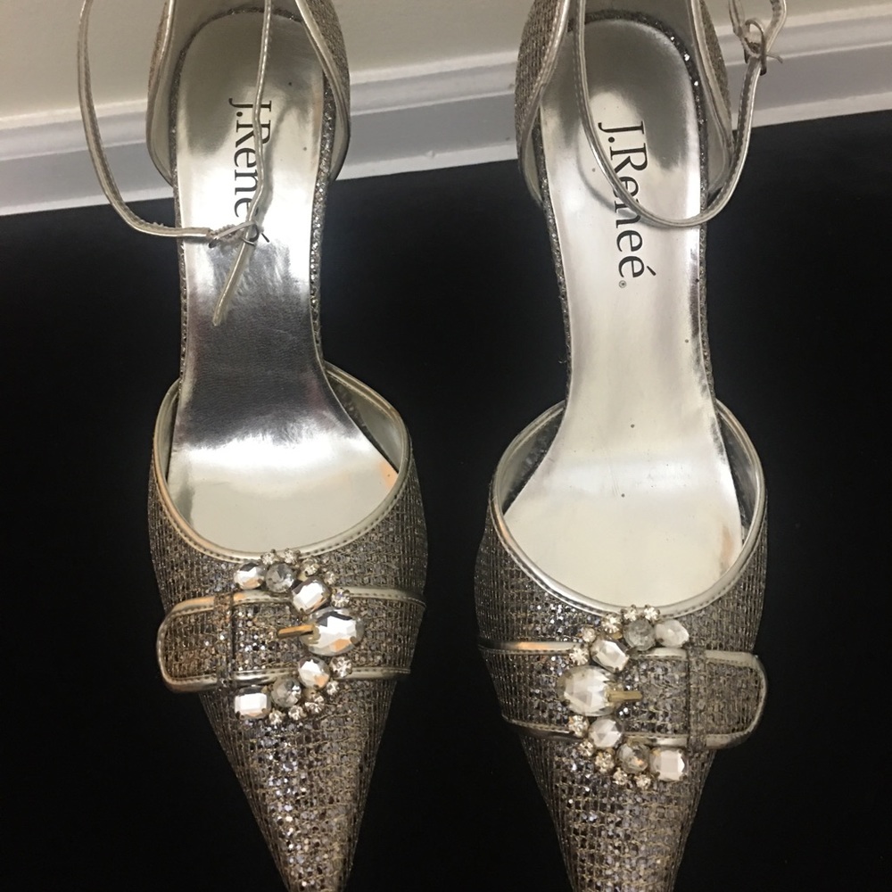 Like new, shimmer J. Renee heels!